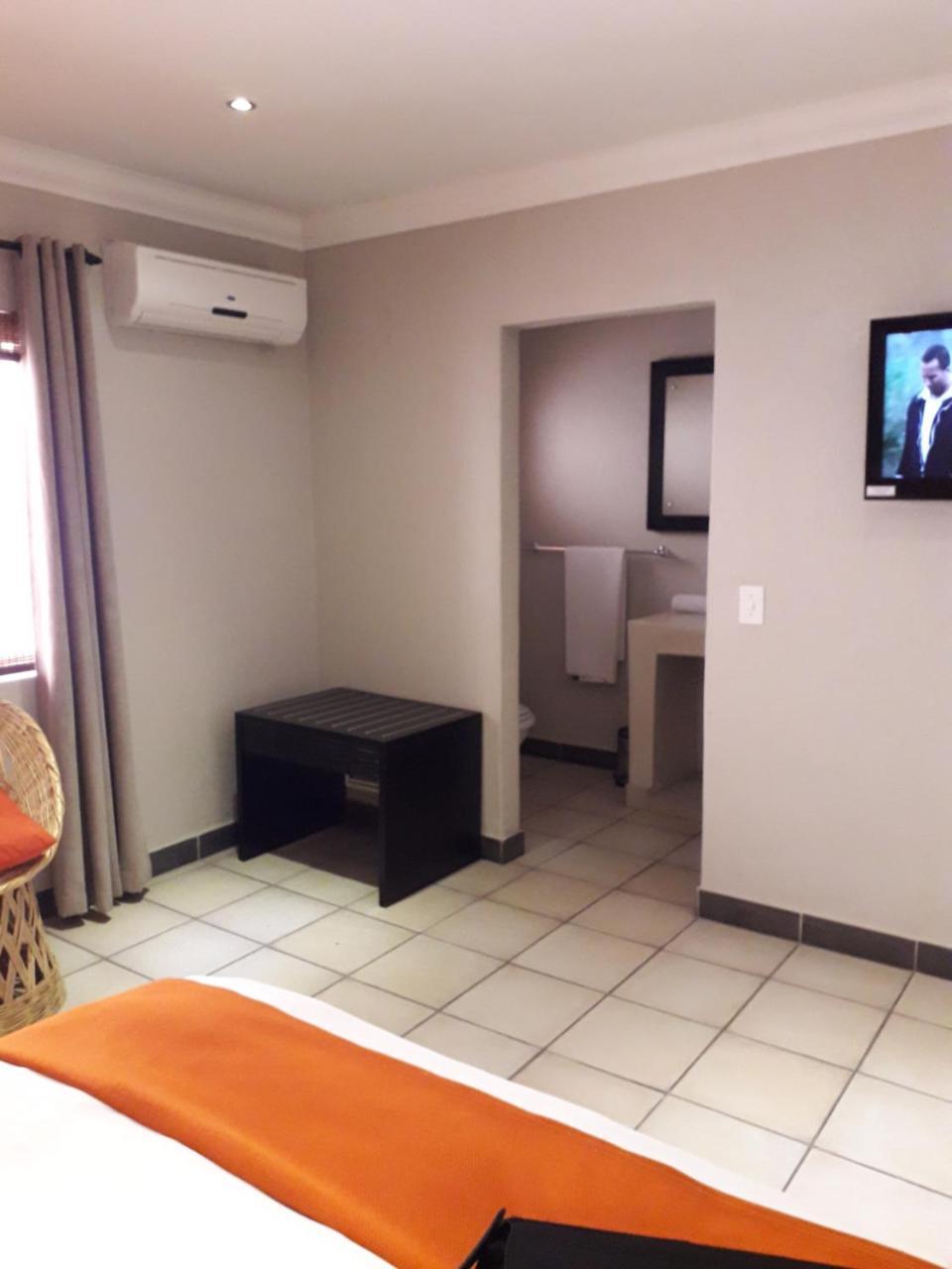 Coyotes Hotel & Conference Centre Mbombela Buitenkant foto
