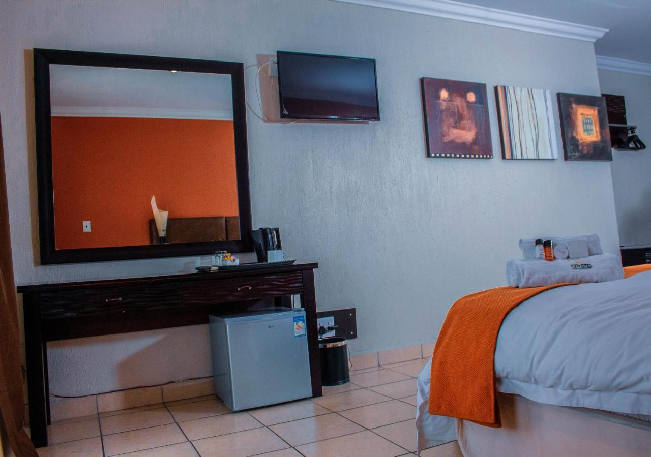 Coyotes Hotel & Conference Centre Mbombela Buitenkant foto